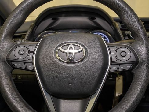 Used 2020 Toyota Camry LE image 16