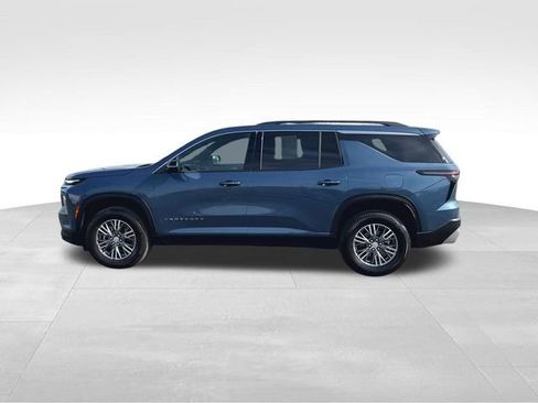 Certified 2025 Chevrolet Traverse LT image 6