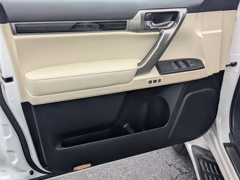 Used 2023 Lexus GX 460 Premium image 10