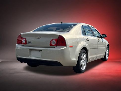 Used 2011 Chevrolet Malibu LS FWD image 4