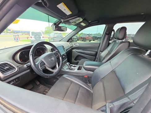 Used 2022 Jeep Grand Cherokee Laredo X RWD image 11