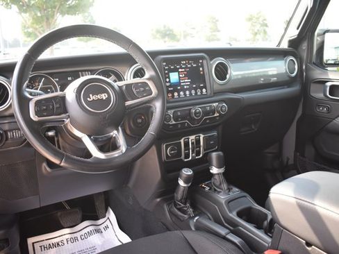 Used 2022 Jeep Gladiator Overland w/ Trailer Tow Package AWD/4WD image 17