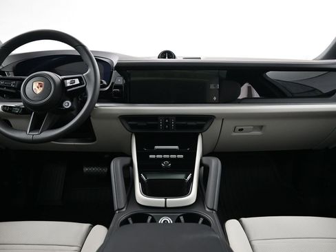 New 2026 Porsche Cayenne Coupe image 9