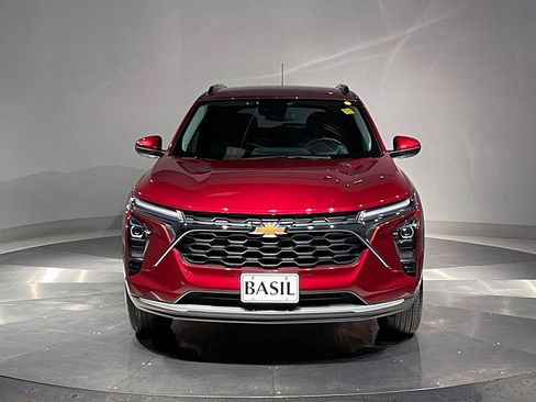 Used 2025 Chevrolet Trax LT w/ Driver Confidence Package FWD image 9