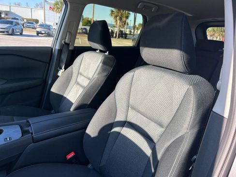 Certified 2025 Nissan Rogue SV image 23