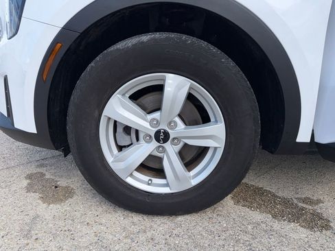 Used 2025 Kia Sorento LX image 29