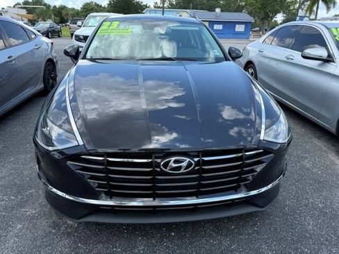 Used 2023 Hyundai Sonata SE FWD image 2