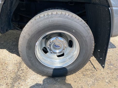 Used 2021 Ford F350 Lariat w/ Chrome Package AWD/4WD image 10