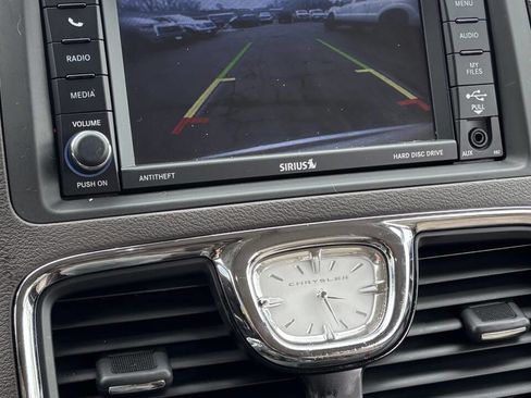 Used 2012 Chrysler Town & Country Touring-L w/ Trailer Tow Group image 28