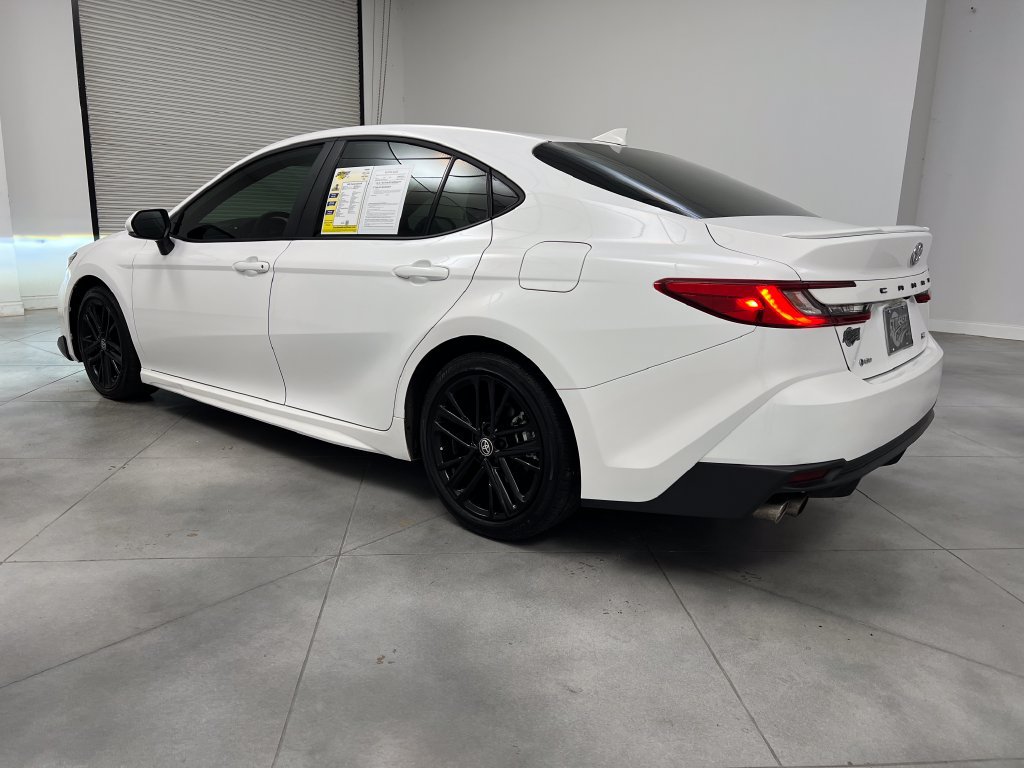 Used 2025 Toyota Camry SE FWD image 6