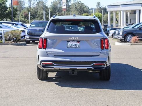 Used 2023 Kia Sorento SX AWD/4WD image 4