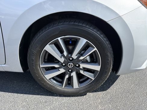 Used 2021 Nissan Versa SV image 12