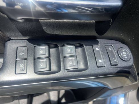 Used 2018 Chevrolet Silverado 1500 LT w/ All Star Edition AWD/4WD image 6
