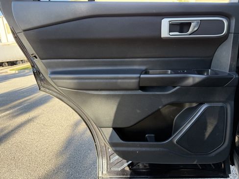 Used 2020 Ford Explorer XLT image 45