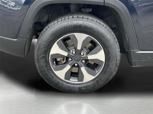 Used 2024 Jeep Grand Cherokee Limited 4xe image 8