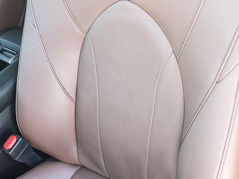 Used 2025 Toyota Highlander Limited image 23