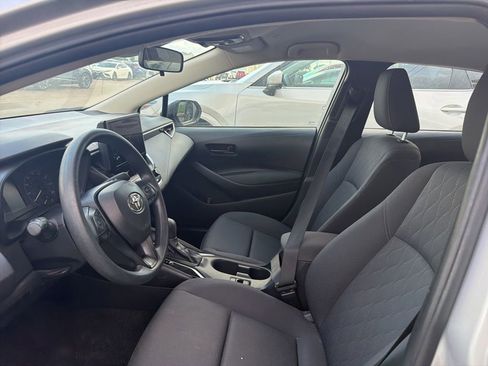 Used 2024 Toyota Corolla LE FWD image 2