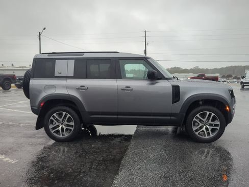 Used 2020 Land Rover Defender 110 HSE image 2