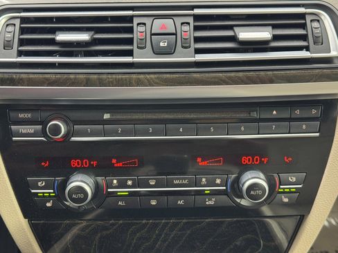 Used 2013 BMW 750Li image 29