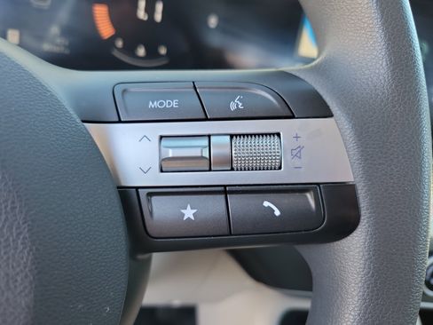 Used 2024 Hyundai Kona SE image 19