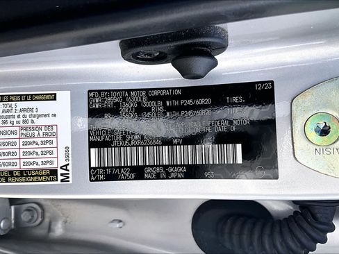 Used 2024 Toyota 4Runner Limited AWD/4WD image 35