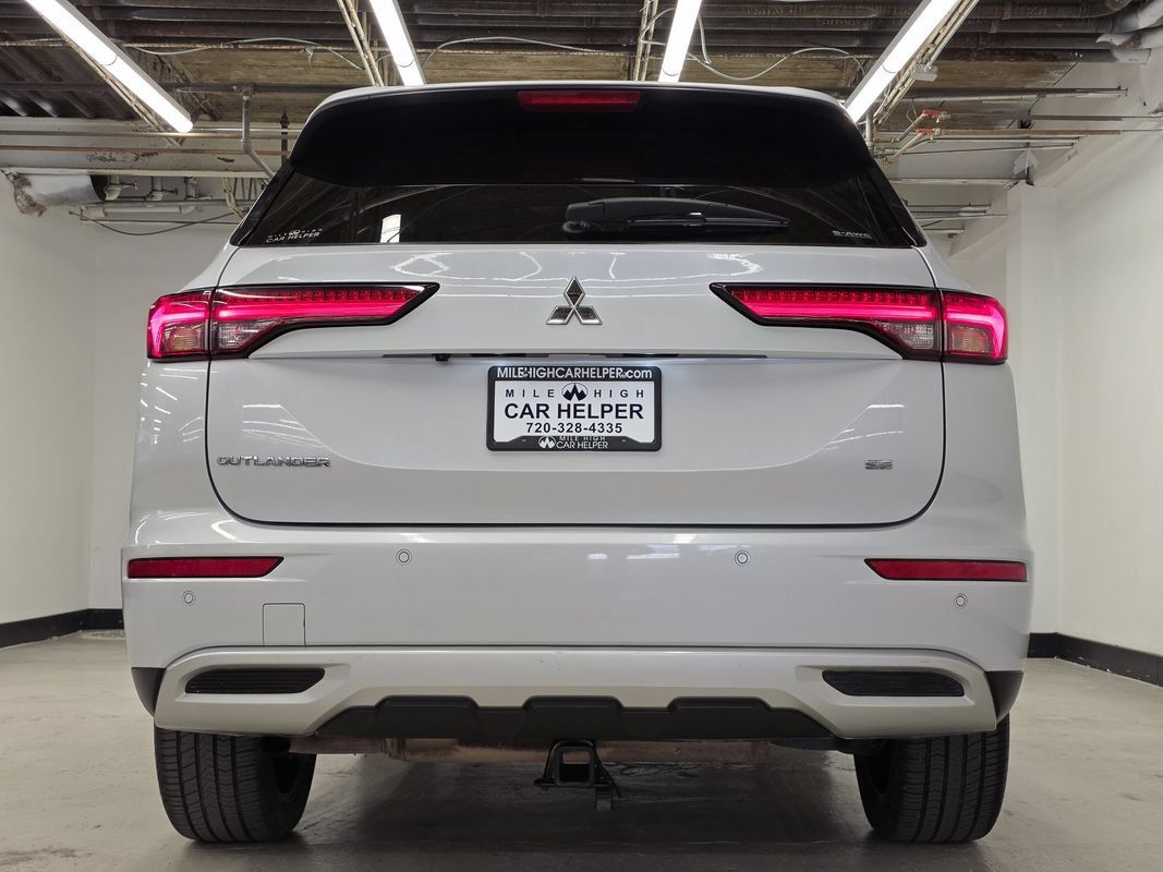 Used 2024 Mitsubishi Outlander AWD image 10
