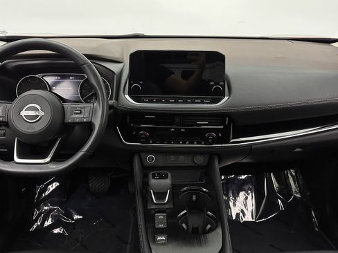 Used 2023 Nissan Rogue SL w/ SL Premium Package image 32