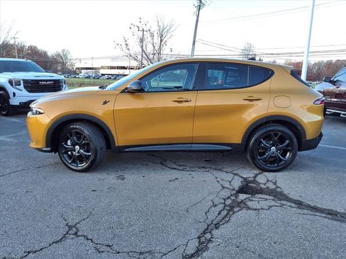 Used 2024 Dodge Hornet R/T w/ R/T Blacktop Package image 2