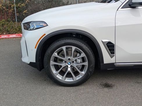 Used 2026 BMW X5 xDrive40i w/ Premium Package image 10