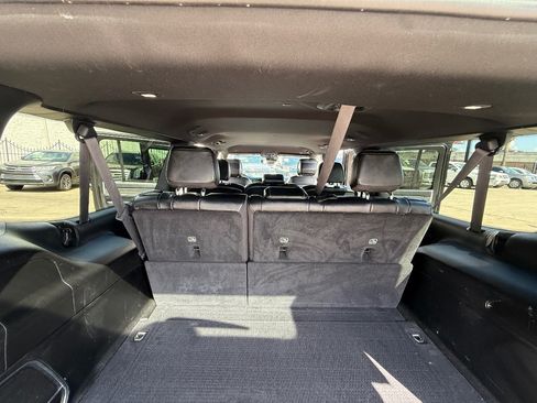 Used 2024 Jeep Wagoneer L Series II w/ Flexible Seating Group AWD/4WD image 18