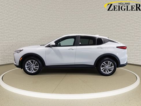 Used 2025 Buick Envista Preferred FWD image 8