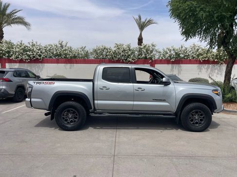 Used 2022 Toyota Tacoma TRD Off-Road image 3