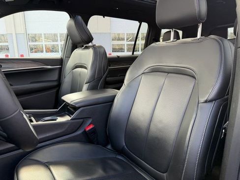 Certified 2025 Jeep Grand Cherokee L Limited w/ Luxury Tech Group II image 13