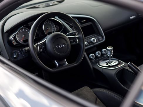 Used 2008 Audi R8 V8 image 19