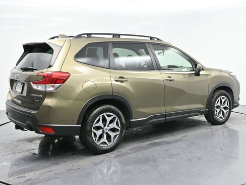 Used 2022 Subaru Forester Premium image 7