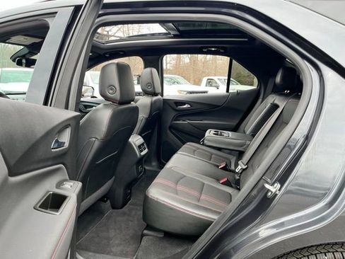 Used 2022 Chevrolet Equinox RS w/ Infotainment Package image 18