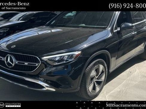Used 2024 Mercedes-Benz GLC 300 image 1