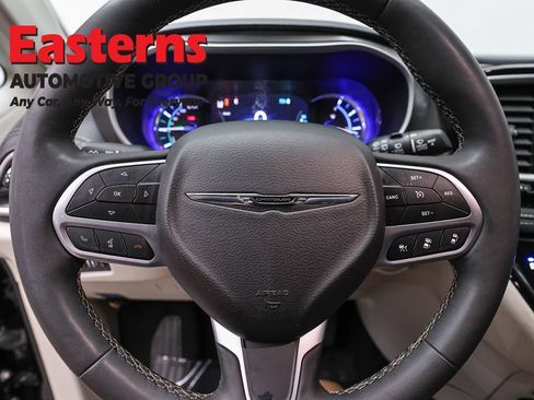 Used 2024 Chrysler Pacifica Limited FWD image 10