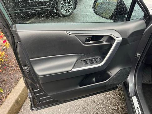 Certified 2024 Toyota RAV4 LE AWD/4WD image 10