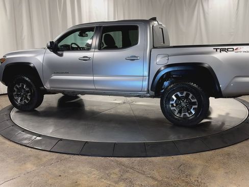 Used 2018 Toyota Tacoma TRD Off-Road image 6