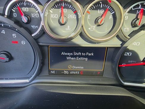 Used 2021 Chevrolet Suburban LT image 21