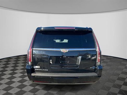 Used 2017 Cadillac Escalade ESV Luxury image 6