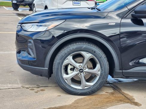 Certified 2025 Ford Escape ST-Line FWD image 9