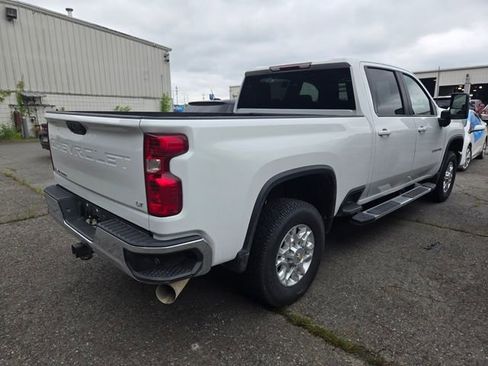 Used 2024 Chevrolet Silverado 2500 LT AWD/4WD image 7