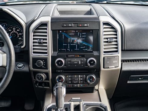 Used 2016 Ford F150 Lariat w/ Equipment Group 502A Luxury image 21