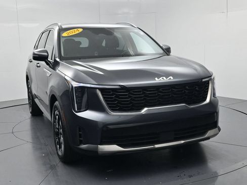 Certified 2024 Kia Sorento S FWD image 2