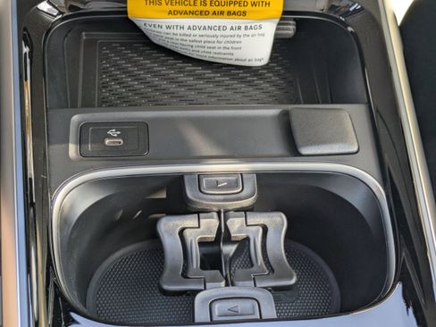 New 2026 Mercedes-Benz GLB 250 4MATIC image 23