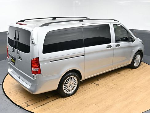 Used 2018 Mercedes-Benz Metris Passenger image 45