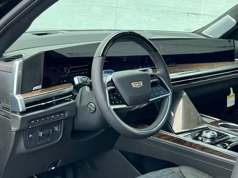 New 2026 Cadillac Escalade Platinum Sport w/ LPO, ONYX Package AWD/4WD image 6