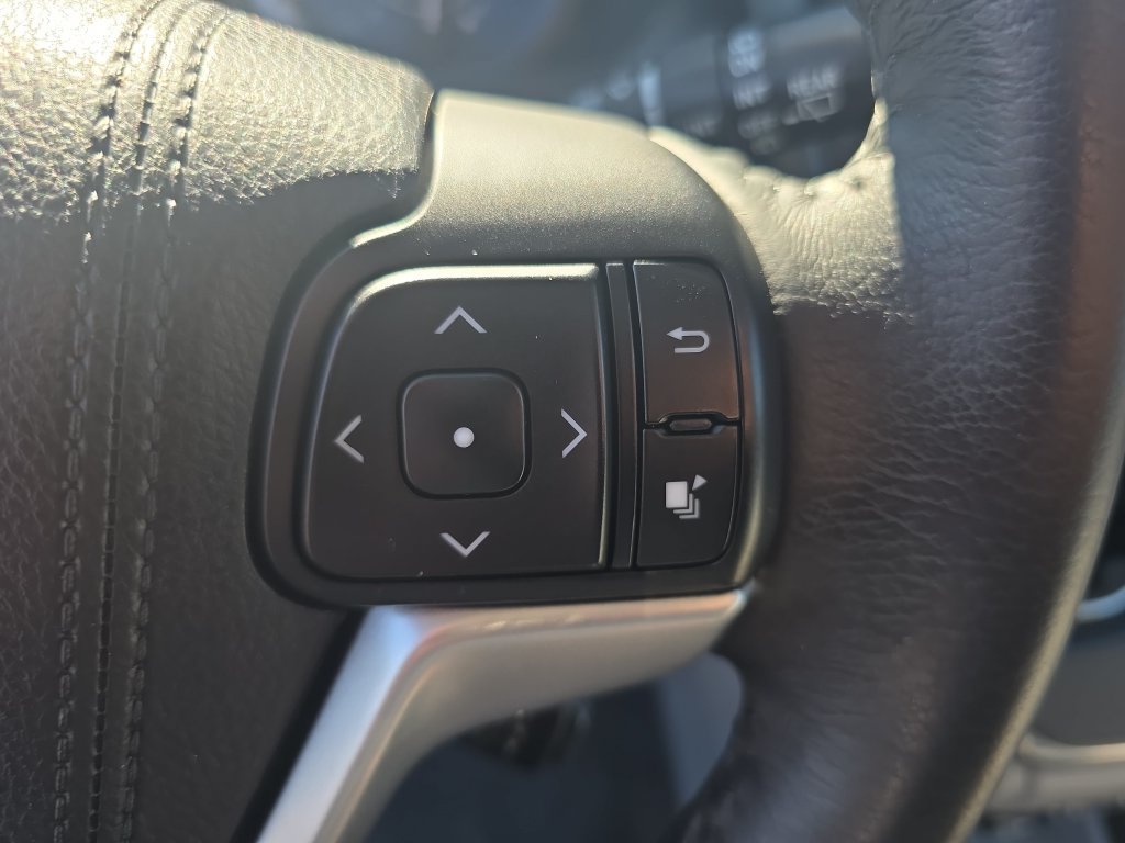 Used 2017 Toyota Sienna XLE Premium w/ Protection Package FWD image 19